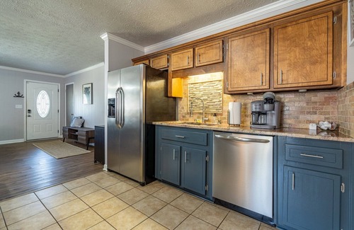 Acworth Casa | Save Midweek 3Br Near Lake Acworth and Downtown