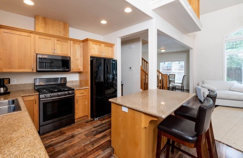 Mountain View District Casa | MONTHLY Oct/Nov Discount, OFFICE, near hospital & downtown