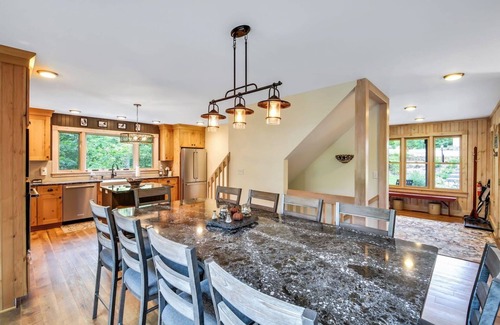 The Galena Territory Casa | Savor Crisp Fall Days @ Westaway! Spacious Home w/Private Outdoor Hot Tub!