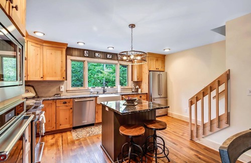 The Galena Territory Casa | Savor Crisp Fall Days @ Westaway! Spacious Home w/Private Outdoor Hot Tub!
