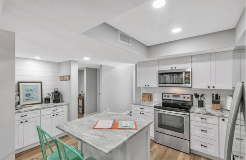 Sawgrass Casa | Sawgrass Splash! 2 bed/2 bath...WALK to the BEACH!