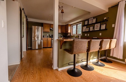 Sitka Casa | Scales & Shells - Perfectly located within walking distance to downtown Sitka
