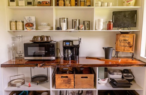 Sitka Casa | Scales & Shells - Perfectly located within walking distance to downtown Sitka