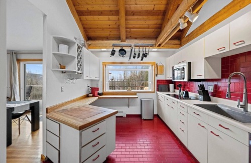 Fairbanks Casa | Scandi Aurora Villa: Private Sauna & Epic Views