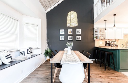 Town Center Casa | Scandi Chic-mins to KSU/DT, w/King, Pet friendly