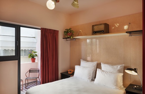 Tel Aviv Hotel | Dave Gordon - Son of a Brown