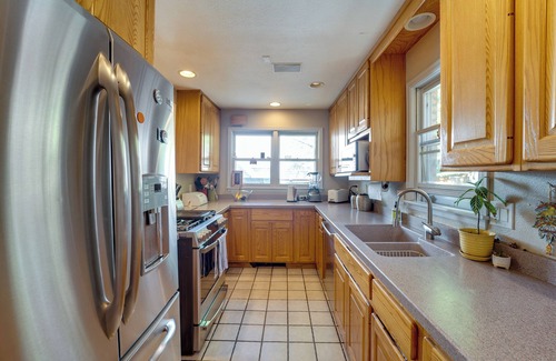 Central Boulder Casa | Scenic Boulder Home w/ Hot Tub & Mountain Views!