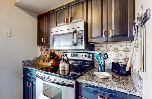 Lake Harmony Condominio | Scenic Lakefront Condo – Convenient to Jim Thorpe & Hickory Run Hiking