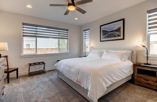 Bozeman Casa | Scenic Modern Home with Private Patio & Fireplace