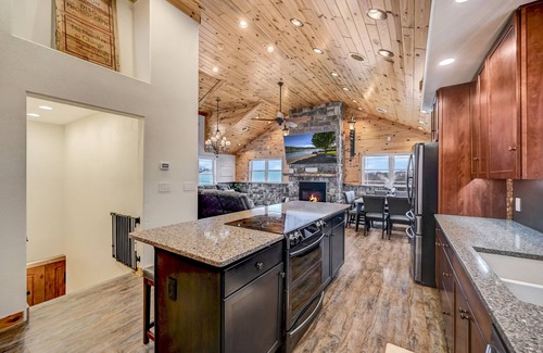 Catawissa Casa | Scenic mountain home overlooking the Susquehanna river with pool and hot tub