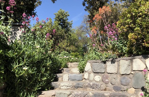 Pirque Casa | Espectacular jardín! Dos terrazas al atardecer, cerca de bodegas: a 40 km de Santiago