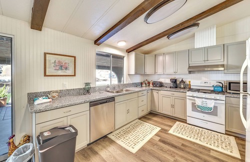 Perris Casa | Scenic Perris Rental Home ~ 9 Mi to Lake Elsinore!
