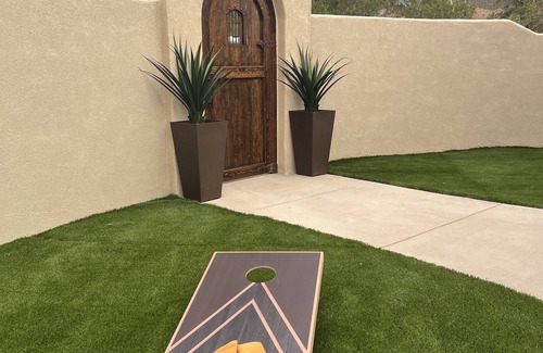 Alamogordo Casa | Scenic Vista with Game Room and Putting Green