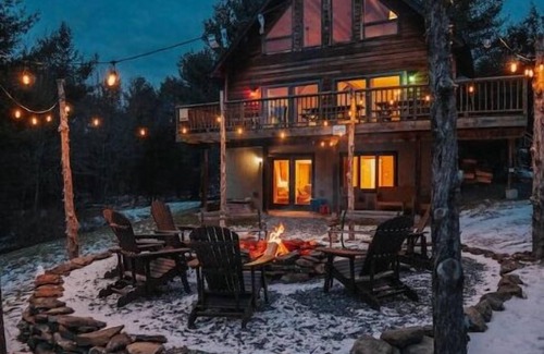 Prattsville Cabina | Scenic Vistas Chalet: Fire pit, Deck, AC, Grills