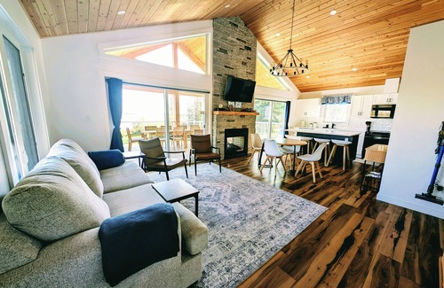 Central Alberta Cabina | Scenic year round cabin at Lac La Nonne