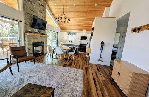 Central Alberta Cabina | Scenic year round cabin at Lac La Nonne