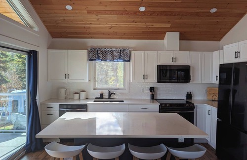 Central Alberta Cabina | Scenic year round cabin at Lac La Nonne