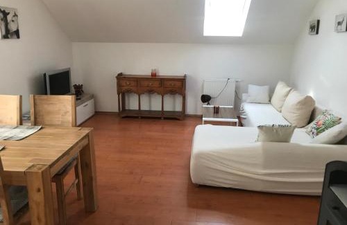 Pfaffing Apartamento | Schöne Ferienwohnung im Voralpenland