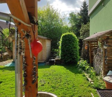 Großeutersdorf Apartamento | Schöne gemütliche Ferienwohnung am Saaleradweg