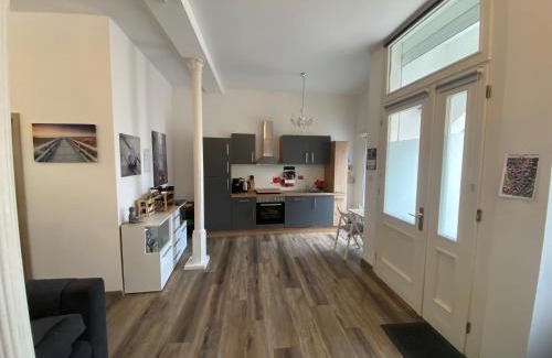 Helbedundorf Apartamento | Schöne kleine Einraumwohnung mit Küche und Kamin in Holzthaleben