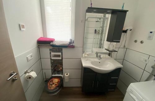 Helbedundorf Apartamento | Schöne kleine Einraumwohnung mit Küche und Kamin in Holzthaleben