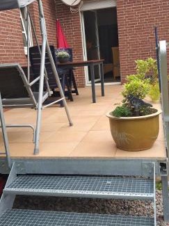 Flegessen Apartamento | Schöne offene Ferienwohnung mit großer Terrasse.