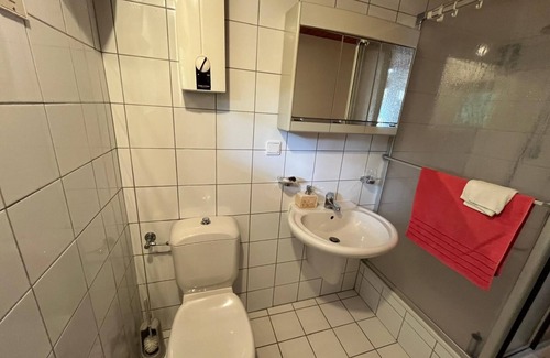 Urdenbach Apartamento | Schöne und Gemütliche Wohnung in Düsseldorf Neben dem Berühmten Schloss Benrath
