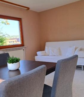 Oberkalbach Apartamento | Schöne Wohnung am Tor zur Rhön