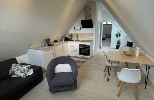 Ostseebad Ahrenshoop Apartamento | Schilfhus Ahrenshoop, modern vacation apartment in a thatched house on the waterfront