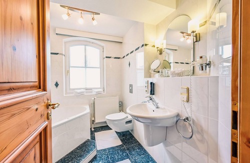 Nachrodt-Wiblingwerde Hotel | Schloss Hotel Holzrichter