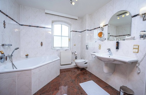 Nachrodt-Wiblingwerde Hotel | Schloss Hotel Holzrichter