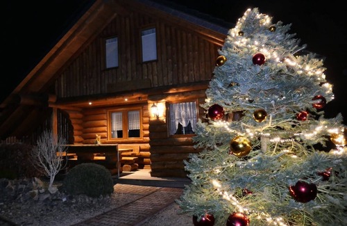 Zaulsdorf Casa | Schneewittchenhütte- Holzblockbohlen Casa de vacaciones con chimenea y sauna en el Vogtland