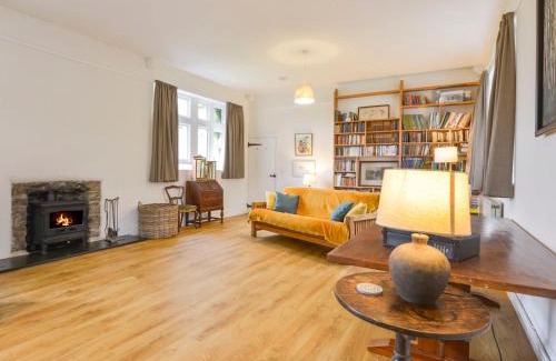 South Brent Casa | School House