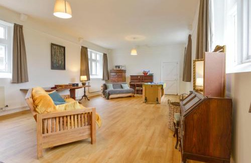 South Brent Casa | School House