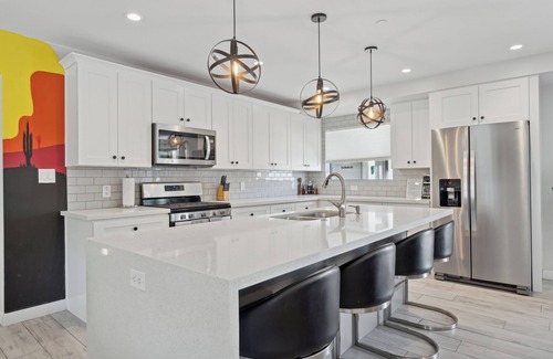 South Scottsdale Casa | Scottsdale Sunstone Villa, Modern 6BR w/ Private Pool & Spa, Walk to Old Town