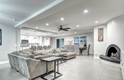 Shea North Estates Casa | Scottsdalestays: 9BR/6BA Luxury Estate with Pool, Hot Tub & Resort Amenities