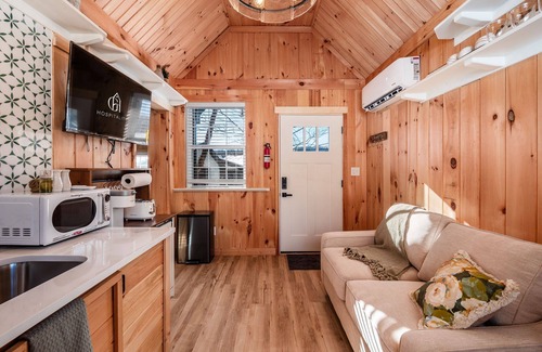 New Plymouth Cabina | Scouts Cottage + Pickleball Court l Hot Tub