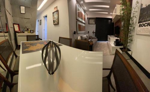 Centro Apartamento | SCR-Centro Niterói com Varanda e Garagem
