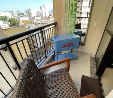 Centro Apartamento | SCR-Centro Niterói com Varanda e Garagem