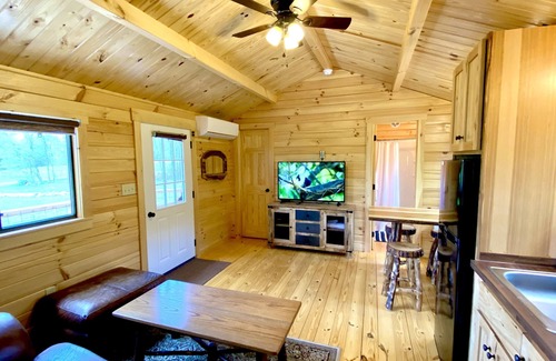Lupton City Cabina | Screech OwL Cabin for 2