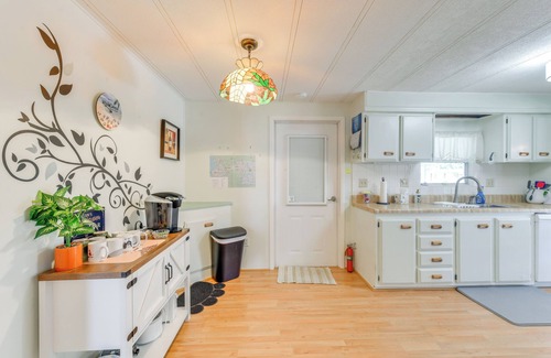 Palmetto Casa | Screened Porch & Community Perks: Home in Ellenton