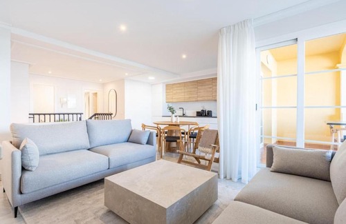 Nueva Andalucia Apartamento | Señorio de aloha 3 bedroom duplex within walking distance to Puerto Banus