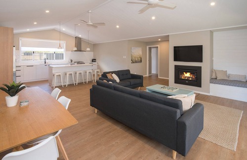 Broadwater Casa | BRISA DEL MAR - Beachside Family Haven