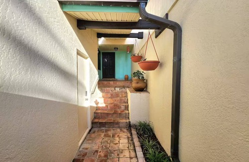 New Melbourne Beach Casa | Sea Breeze Bungalow