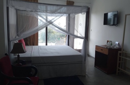 Hikkaduwa Cama Y Desayuno | Sea Breeze Hotel Ambalangoda