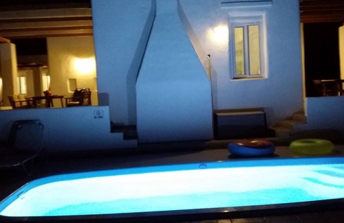 Lahania Villa | Sea Breeze Villa tradicional: playa de aguas cristalinas, piscina privada.