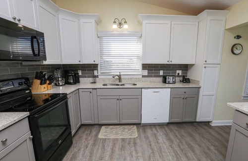 Carolina Dunes Casa | Sea Breezes - Fun is just around the corner with this wonderful OBX home!