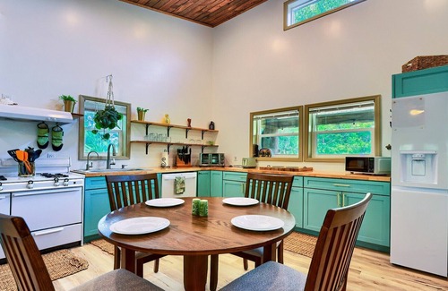 Crystal River Casa | Sea Cow Retreat - Near Springs + Porch, Covered Deck & Fire Pit