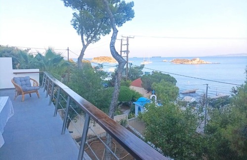 Salamis Casa | Sea Deck