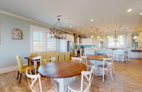 Gulf Shores Casa | 8bd / 8. 5ba Sea Glass Beach House! Ascensor, piscina privada, cocina doble